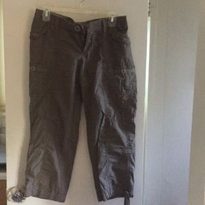 Capri cargo pants